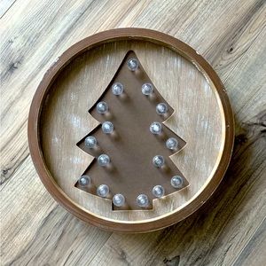Light-up Christmas Wall Decor